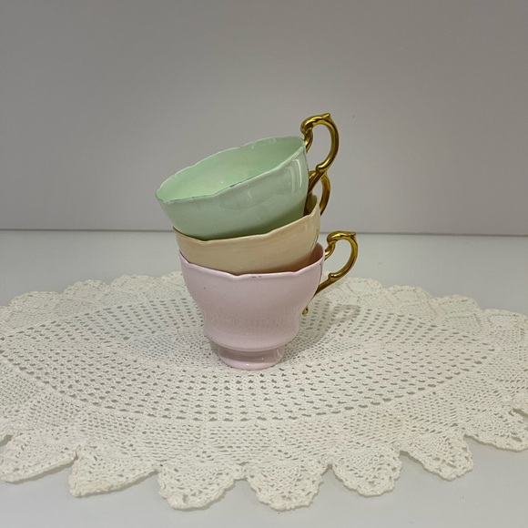 Pretty Pastel Vintage Teacups - Picture 3 of 11